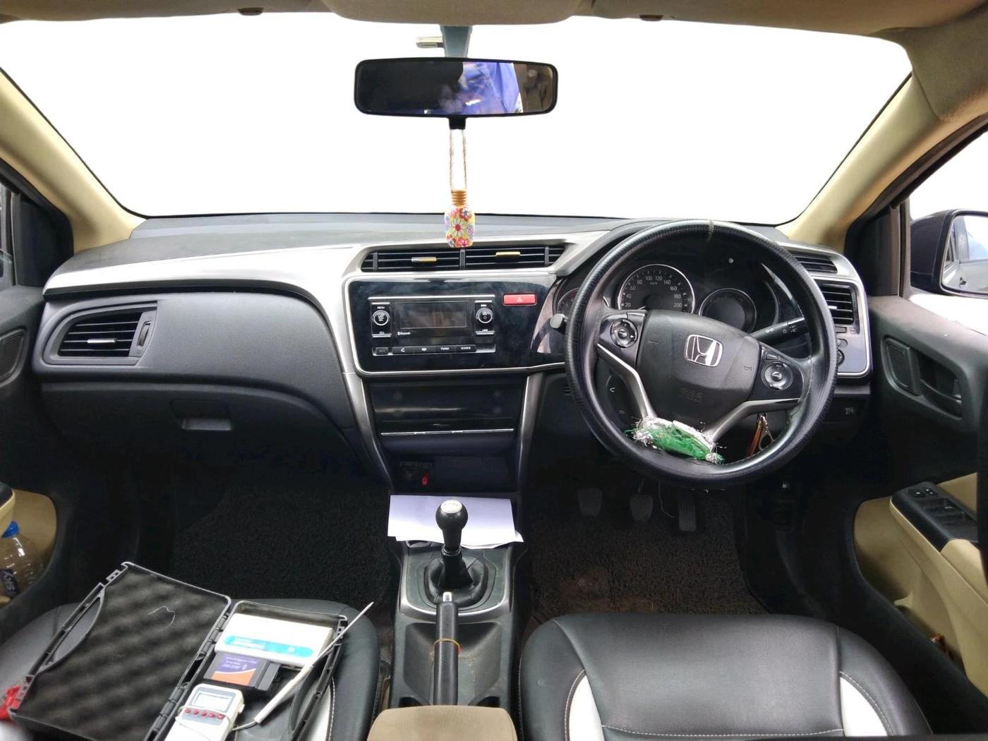 2015 Honda City 1.5L I-DTEC SV, Diesel, Manual, 1,24,935 km, interior