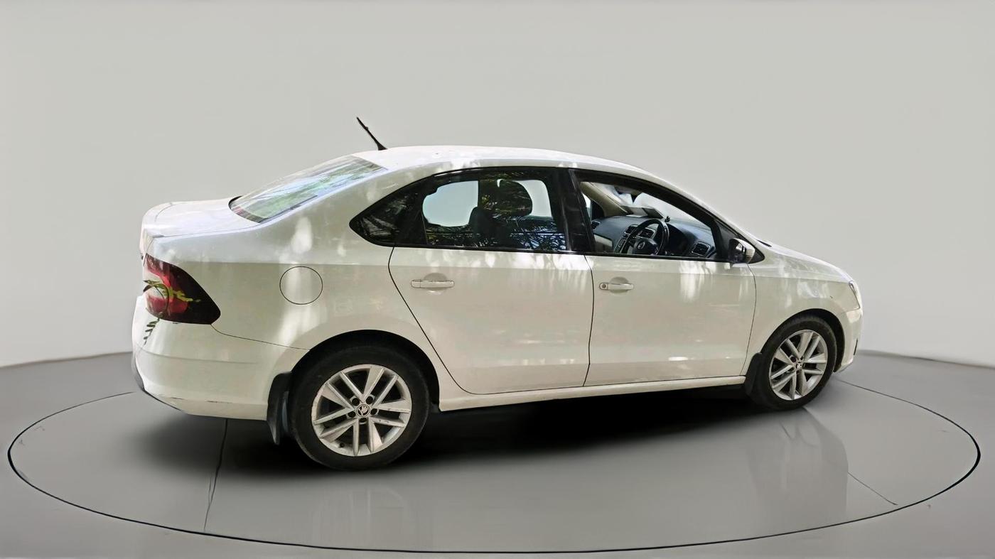 2017 Skoda Rapid STYLE 1.5 TDI AT, Diesel, Automatic, 1,63,604 km, exterior