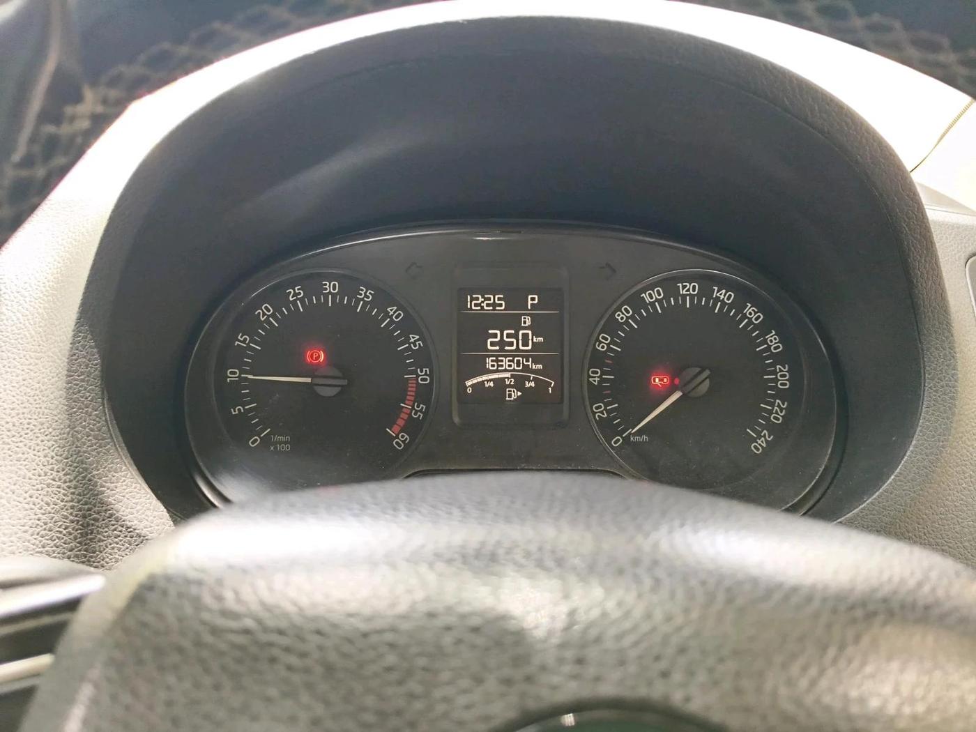2017 Skoda Rapid STYLE 1.5 TDI AT, Diesel, Automatic, 1,63,604 km, interior