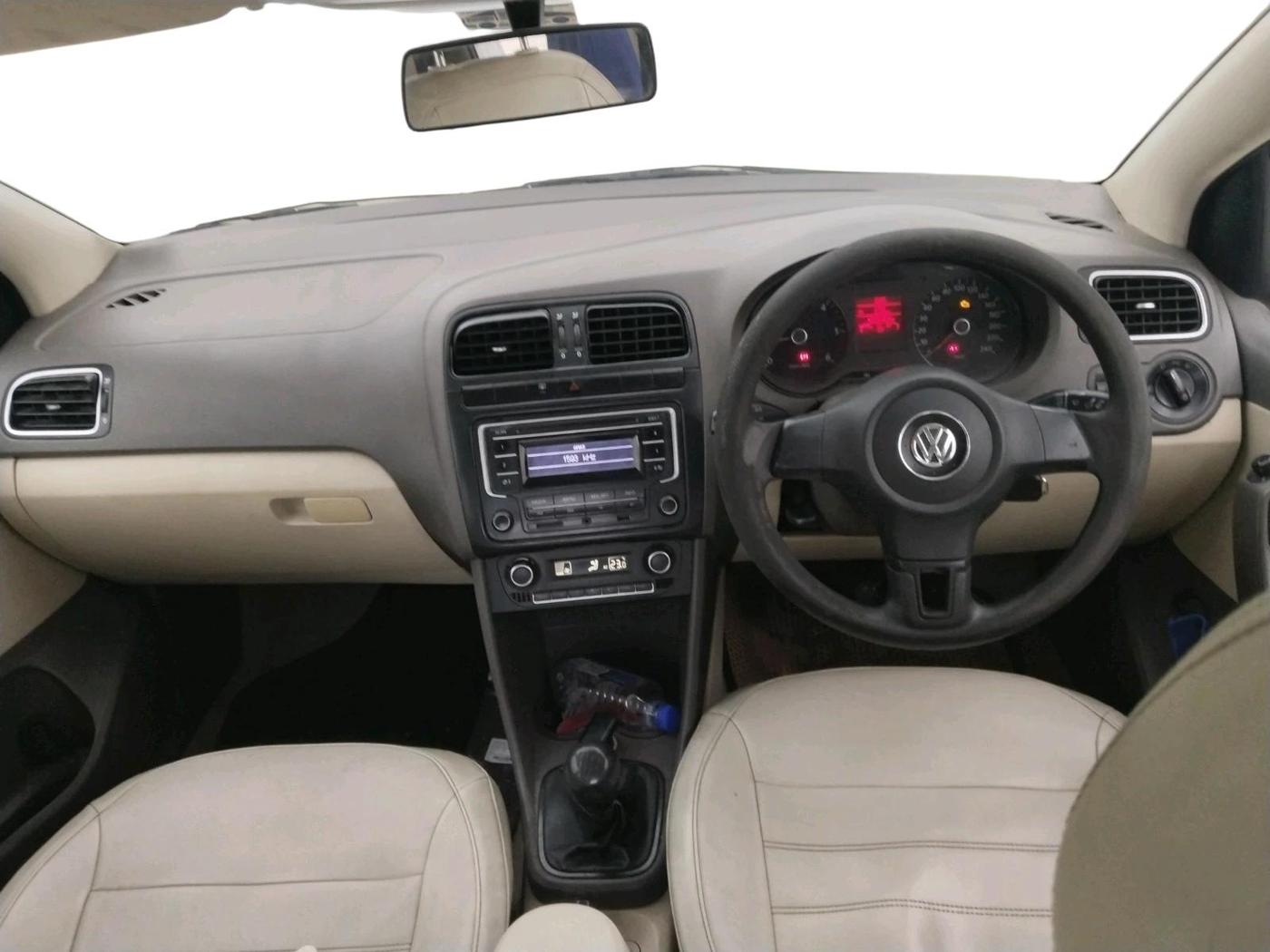 2013 Volkswagen Vento COMFORTLINE DIESEL 1.6, Diesel, Manual, 2,23,768 km, interior