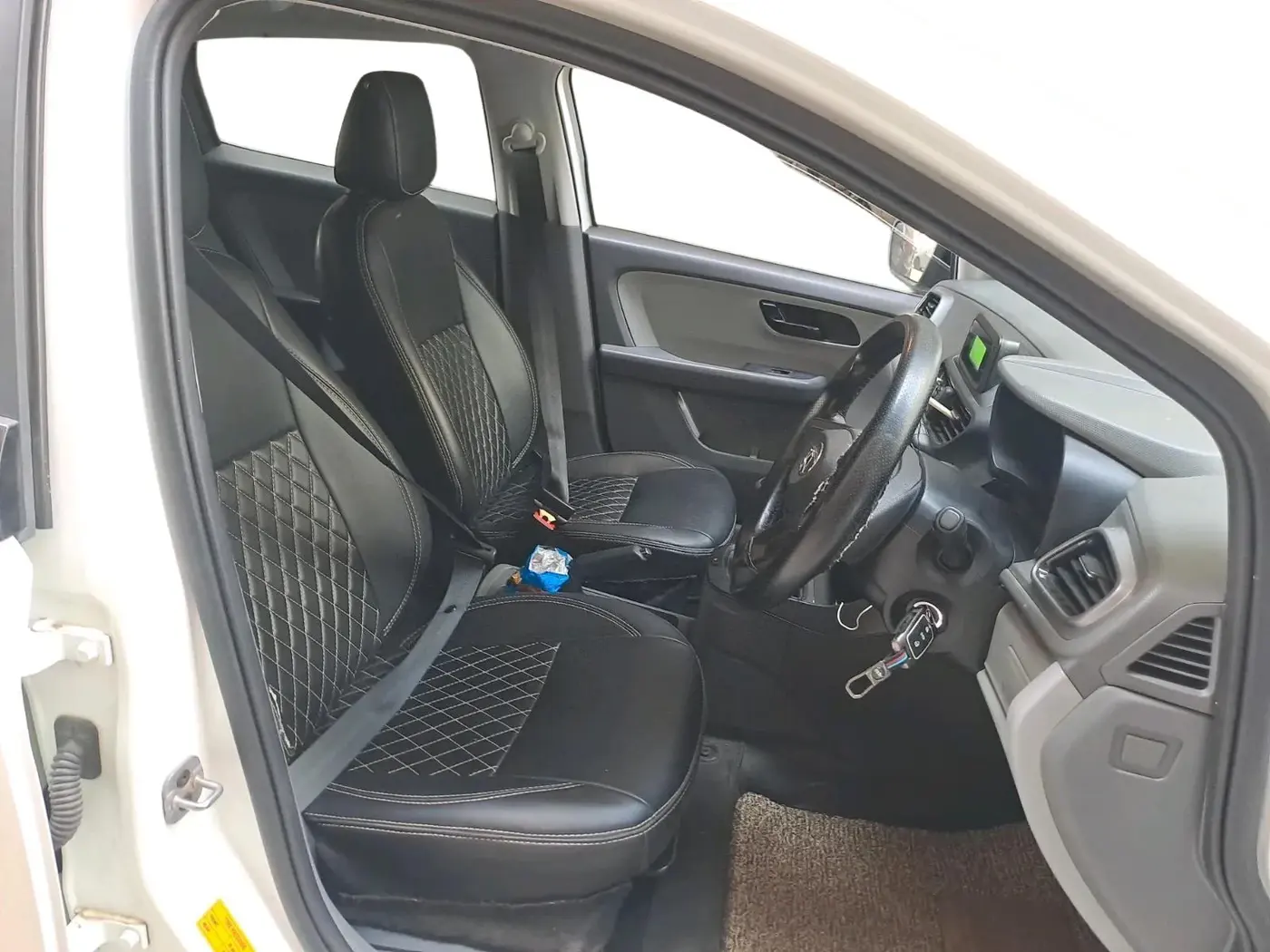 2020 Tata ALTROZ XE PETROL, Petrol, Manual, 40,000 km, interior