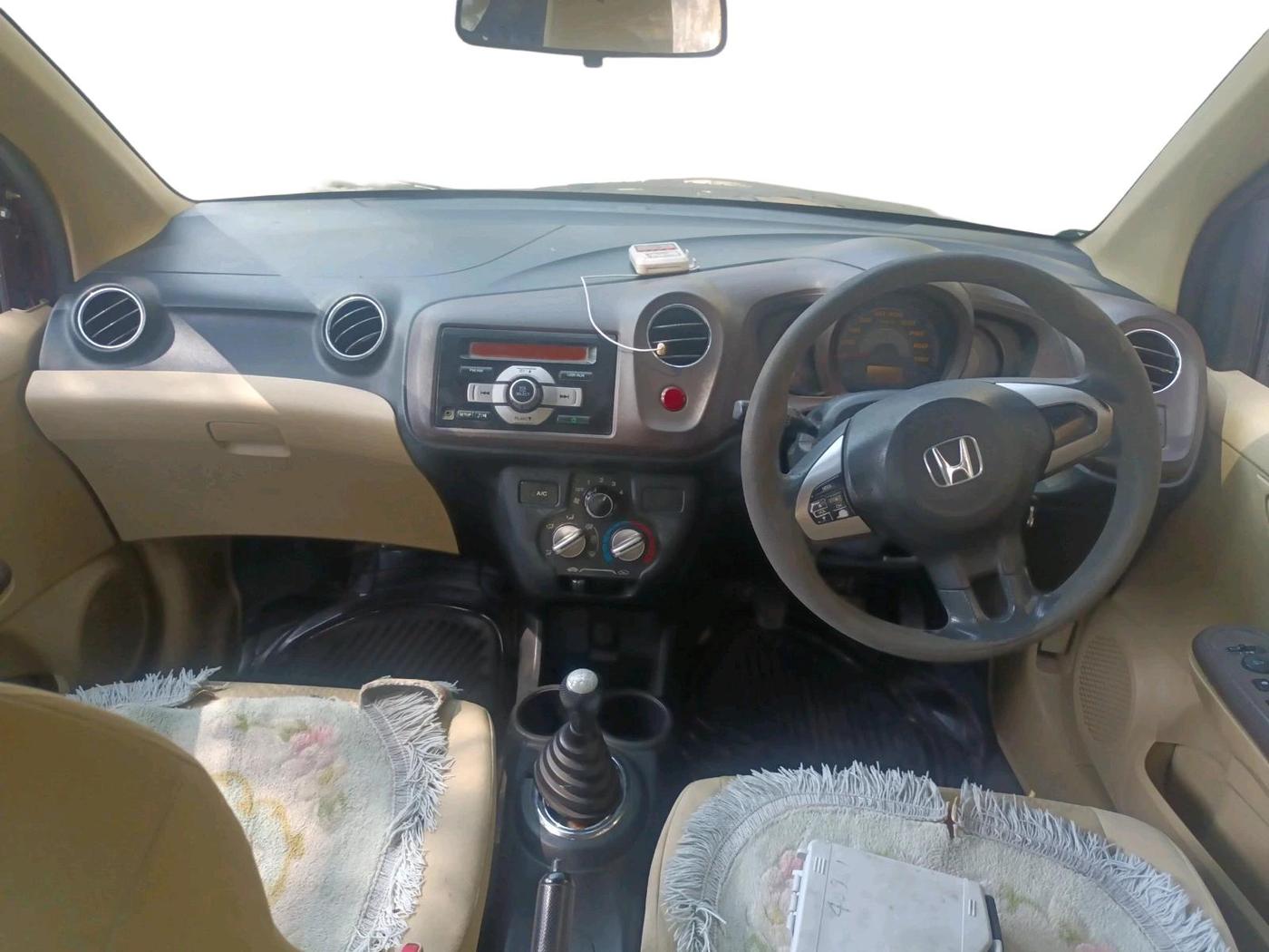 2013 Honda Amaze 1.5L I-DTEC S, Diesel, Manual, 1,36,819 km, interior
