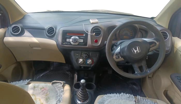 2013 Honda Amaze 1.5L I-DTEC S, Diesel, Manual, 1,36,819 km, interior