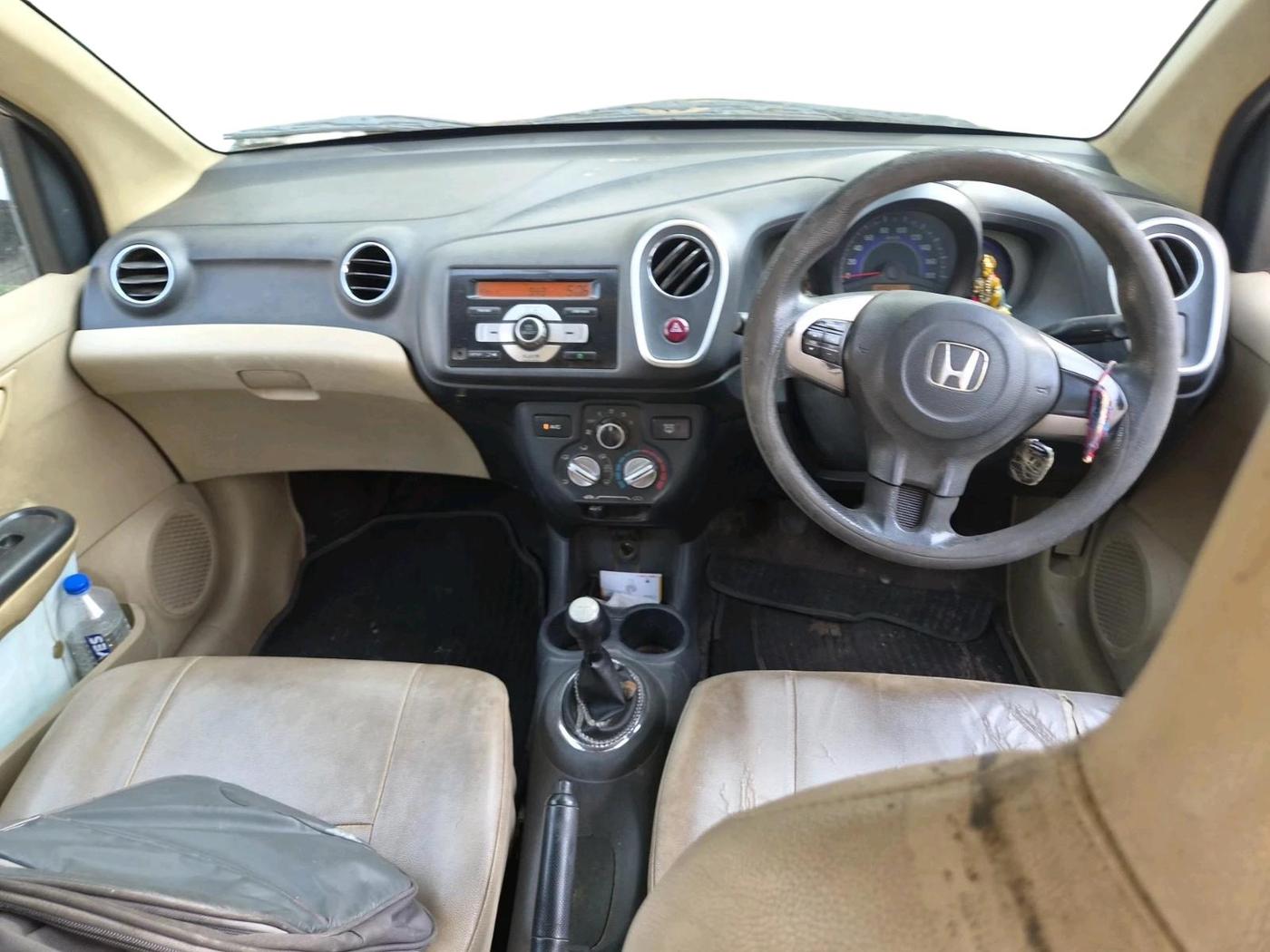 2015 Honda Mobilio 1.5L I-VTEC S, Petrol, Manual, 1,49,271 km, interior