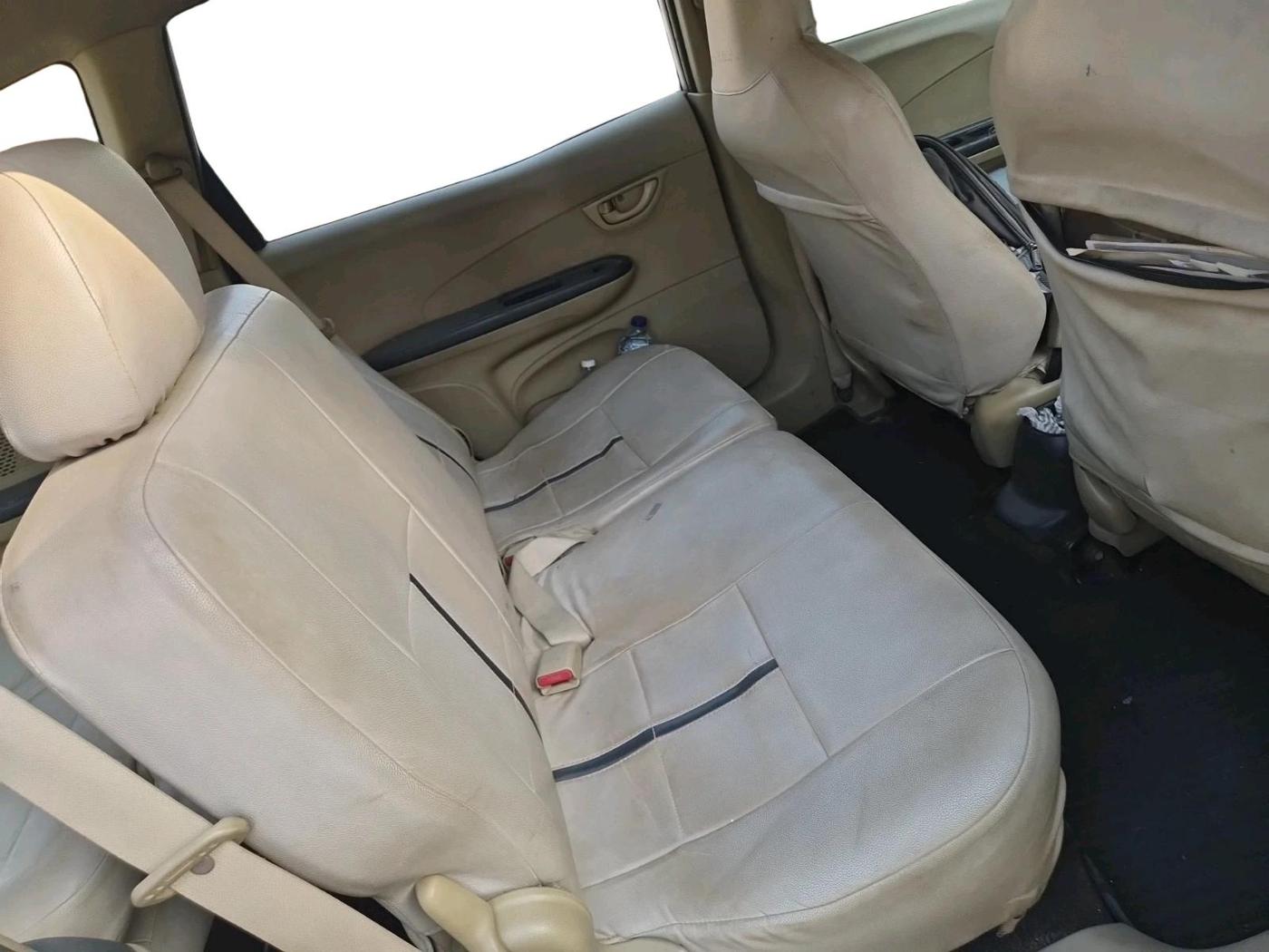 2015 Honda Mobilio 1.5L I-VTEC S, Petrol, Manual, 1,49,271 km, interior