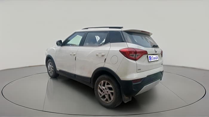 2022 Mahindra XUV300 W8 1.2 PETROL, Petrol, Manual, 27,417 km, exterior