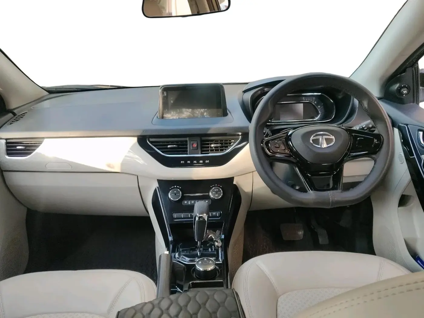 2023 Tata NEXON XZA PLUS DIESEL, Diesel, Automatic, 38,648 km, interior