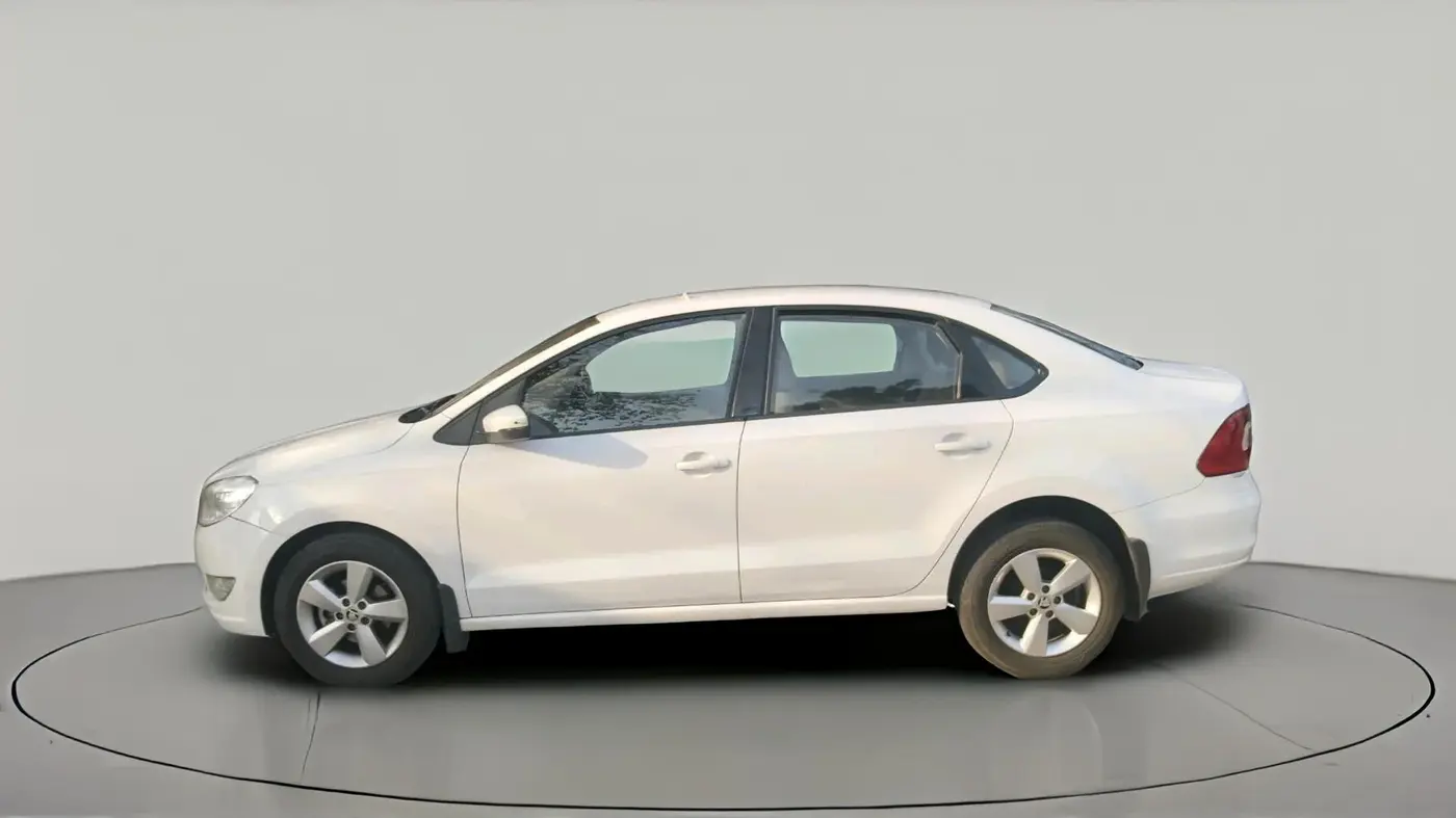 2016 Skoda Rapid AMBITION 1.5 TDI AT, Diesel, Automatic, 59,870 km, exterior