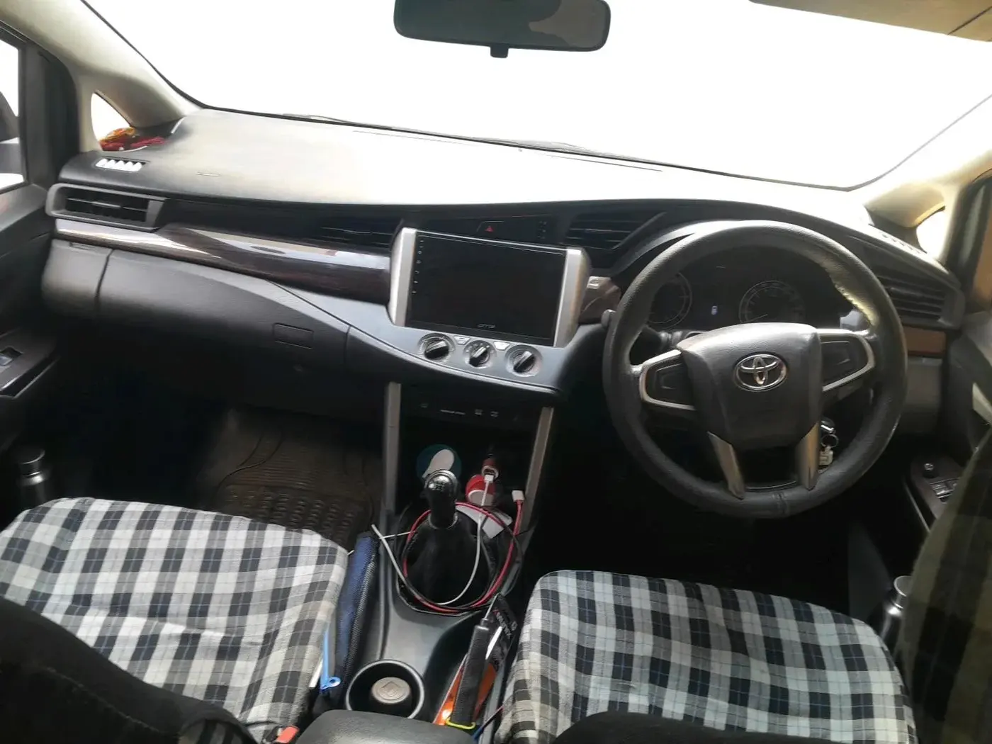 2017 Toyota Innova Crysta 2.4 GX 8 STR, Diesel, Manual, 2,99,048 km, interior