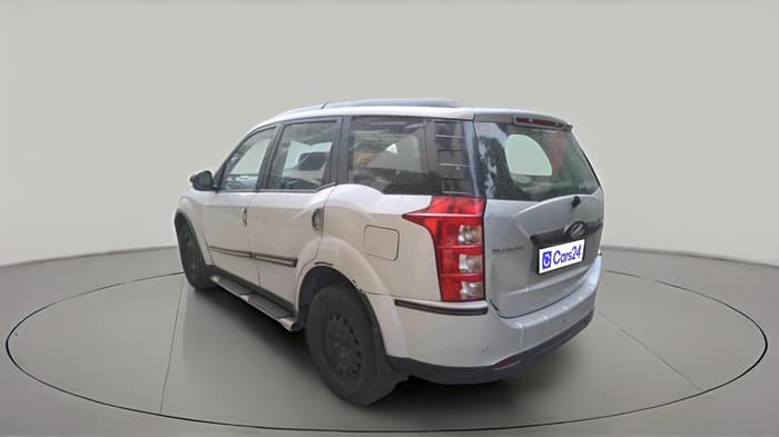 2015 Mahindra XUV500 W6, Diesel, Manual, 1,88,829 km, exterior