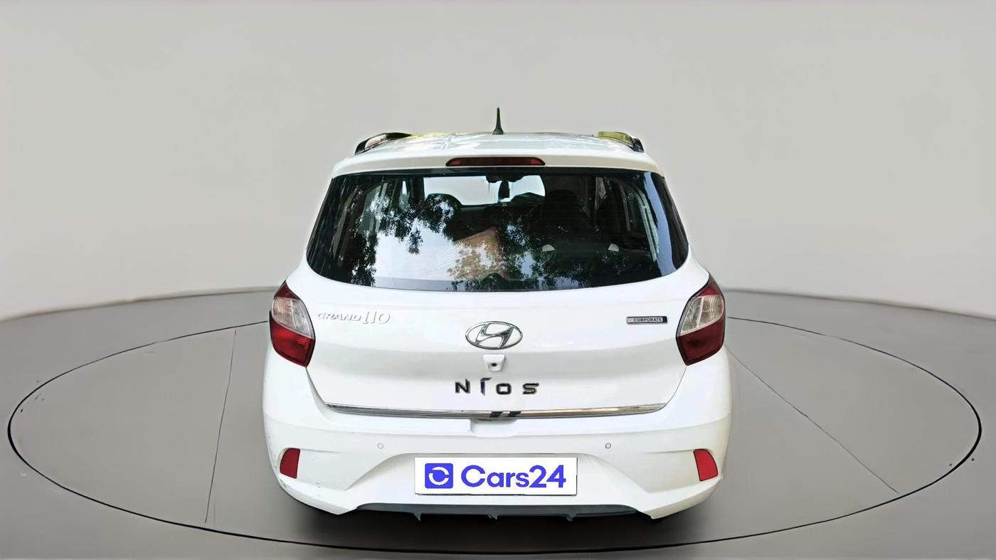 2022 Hyundai GRAND I10 NIOS MAGNA CORPORATE EDITION AMT 1.2 KAPPA VTVT, CNG, Automatic, 29,807 km, exterior