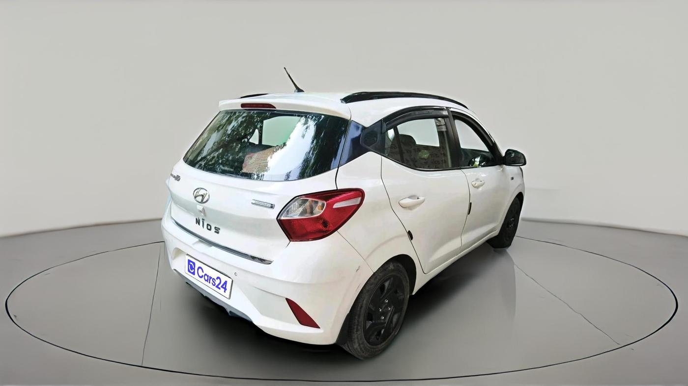 2022 Hyundai GRAND I10 NIOS MAGNA CORPORATE EDITION AMT 1.2 KAPPA VTVT, CNG, Automatic, 29,807 km, exterior
