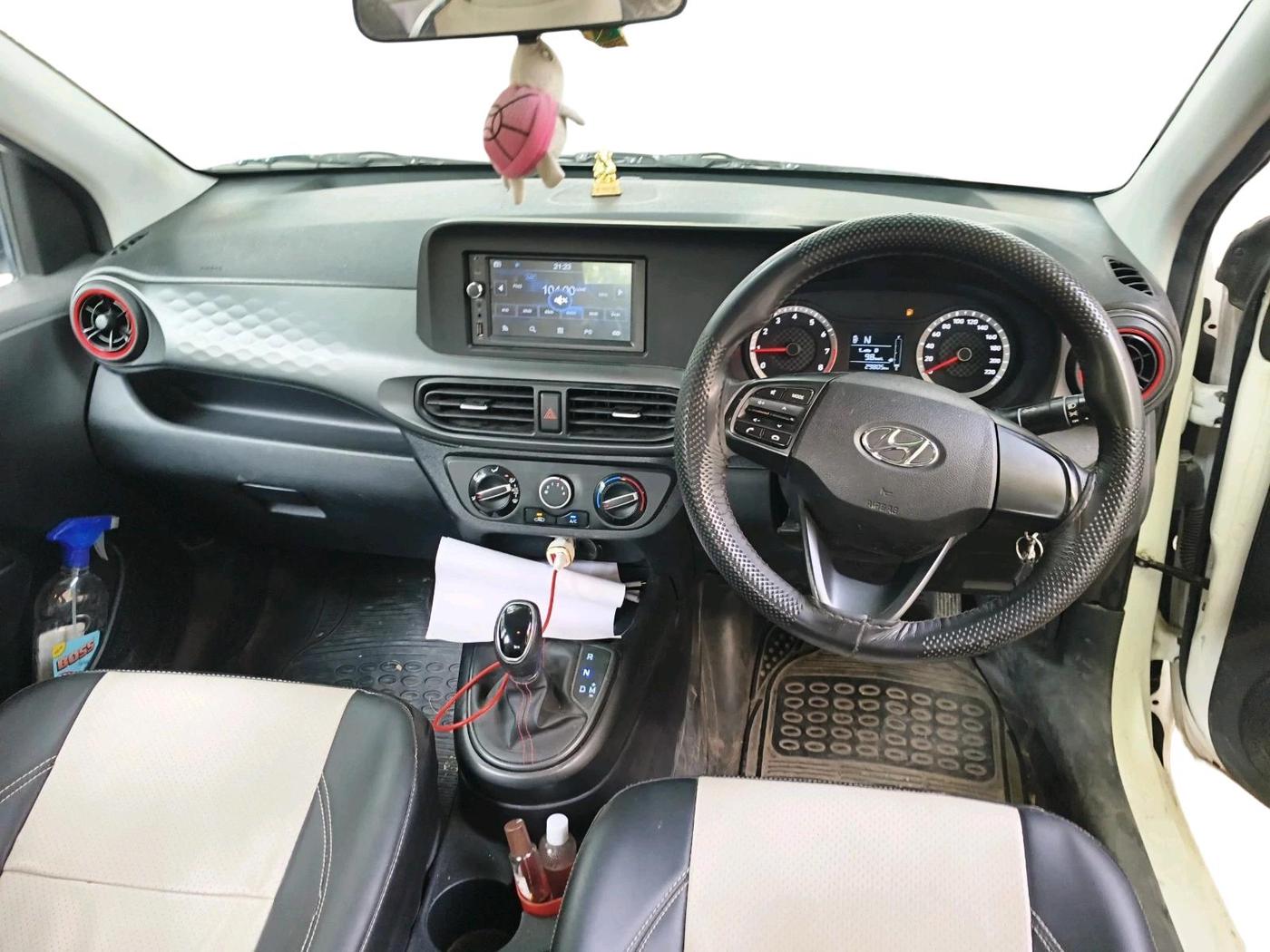2022 Hyundai GRAND I10 NIOS MAGNA CORPORATE EDITION AMT 1.2 KAPPA VTVT, CNG, Automatic, 29,807 km, interior