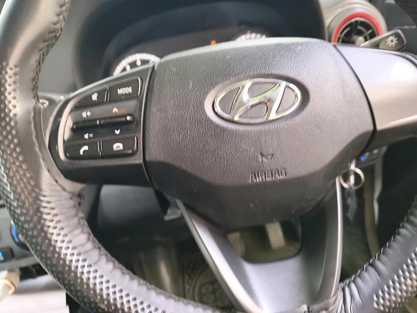 2022 Hyundai GRAND I10 NIOS MAGNA CORPORATE EDITION AMT 1.2 KAPPA VTVT, CNG, Automatic, 29,807 km, interior