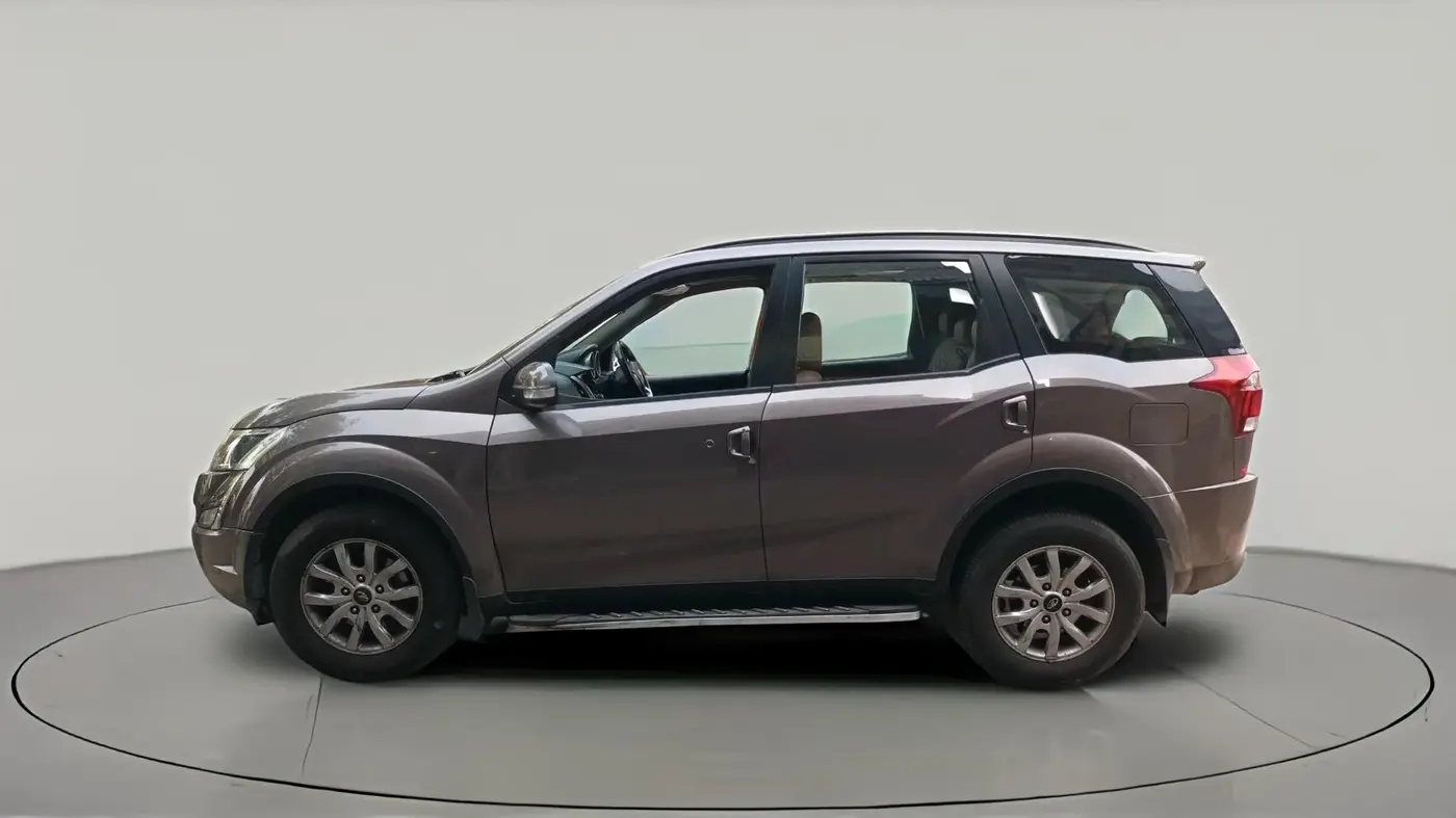 2019 Mahindra XUV500 W9, Diesel, Manual, 1,03,024 km, exterior