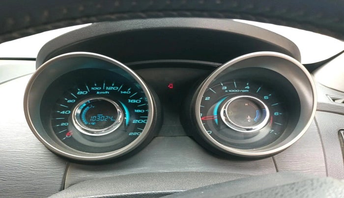 2019 Mahindra XUV500 W9, Diesel, Manual, 1,03,024 km, interior