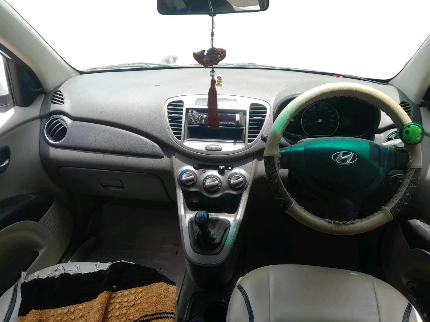 2012 Hyundai i10 MAGNA 1.1, CNG, Manual, 1,35,429 km, interior