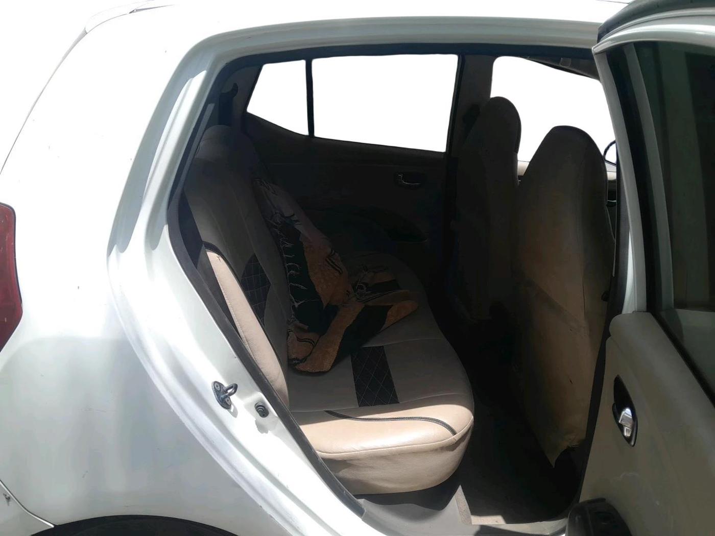 2012 Hyundai i10 MAGNA 1.1, CNG, Manual, 1,35,429 km, interior