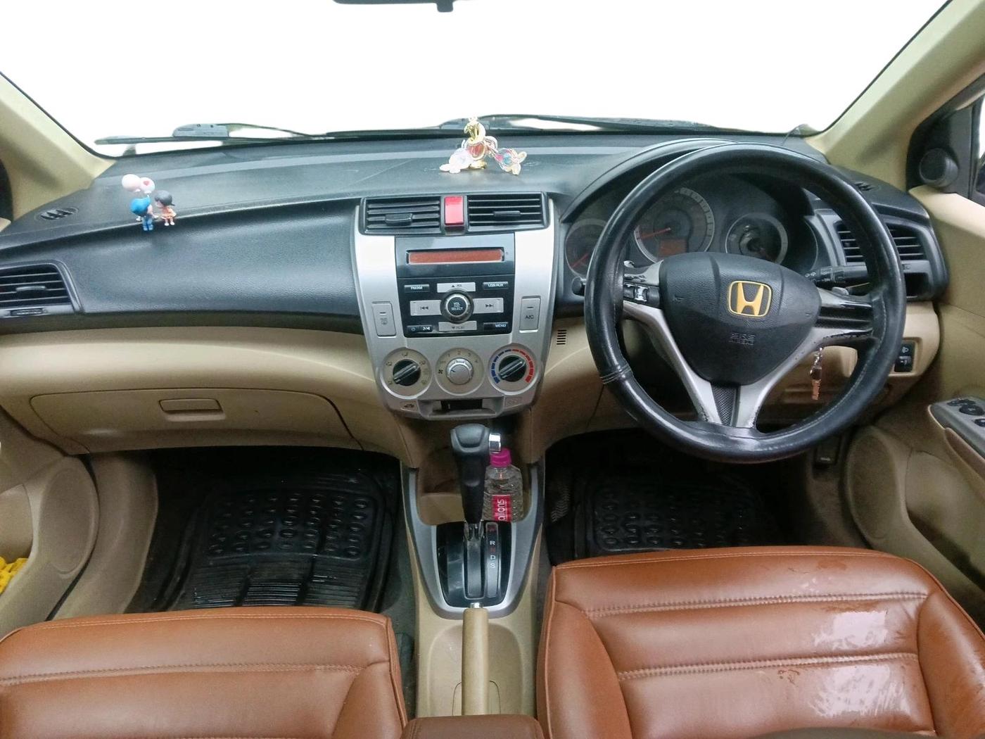 2011 Honda City 1.5L I-VTEC V AT, Petrol, Automatic, 1,06,729 km, interior