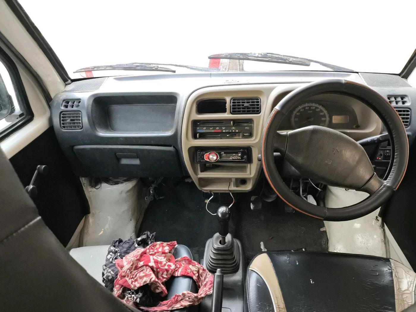 2016 Maruti Eeco 5 STR, CNG, Manual, 2,38,013 km, interior