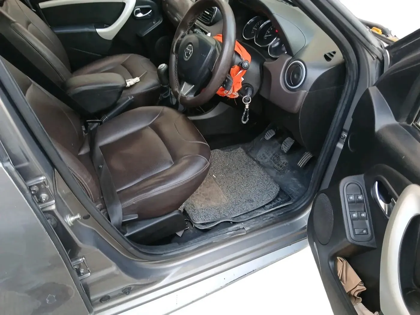 2018 Nissan Terrano  XL D Plus, Diesel, Manual, 96,994 km, interior