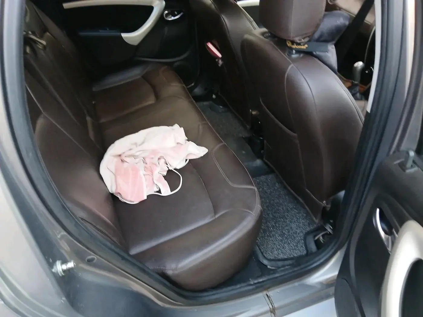 2018 Nissan Terrano  XL D Plus, Diesel, Manual, 96,994 km, interior