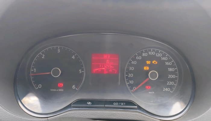 2013 Volkswagen Vento HIGHLINE DIESEL 1.6, Diesel, Manual, 1,11,245 km, interior