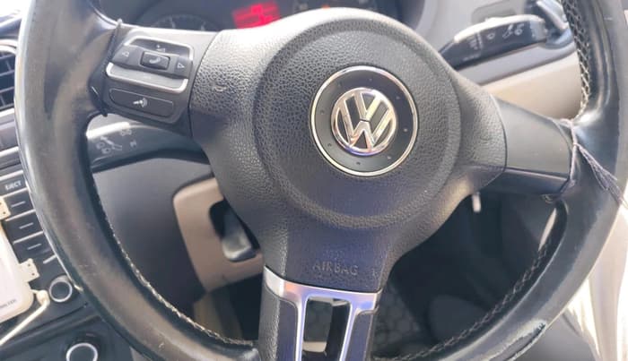 2013 Volkswagen Vento HIGHLINE DIESEL 1.6, Diesel, Manual, 1,11,245 km, interior