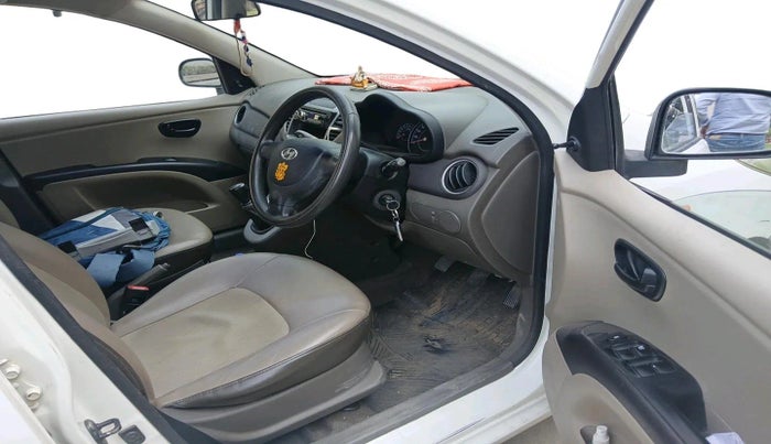 2014 Hyundai i10 MAGNA 1.1, Petrol, Manual, 1,54,625 km, interior