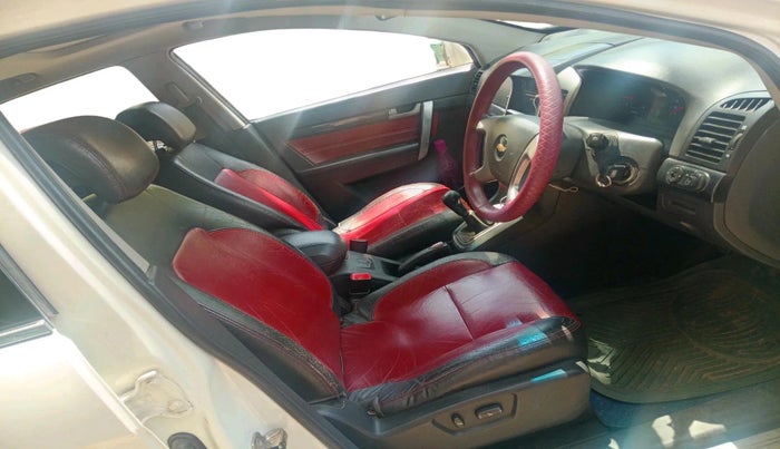 2011 Chevrolet Captiva XTREME, Diesel, Manual, 1,22,657 km, interior