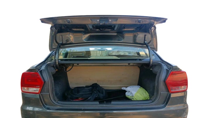 2017 Volkswagen Ameo HIGHLINE1.2L, Petrol, Manual, 97,589 km, exterior