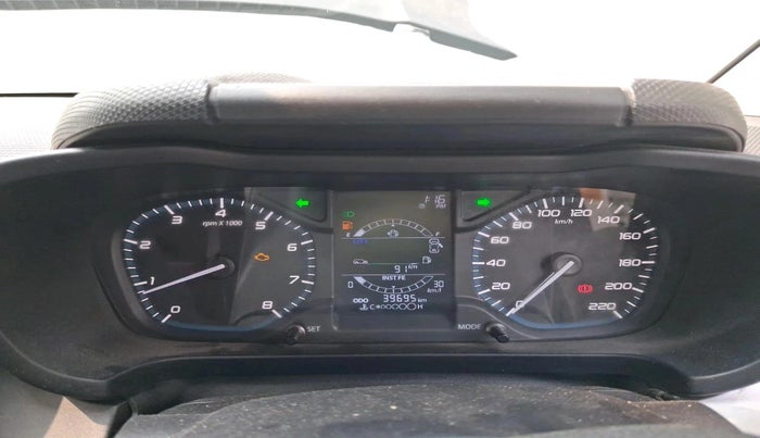 2023 Tata ALTROZ XT DIESEL, Diesel, Manual, 43,000 km, interior