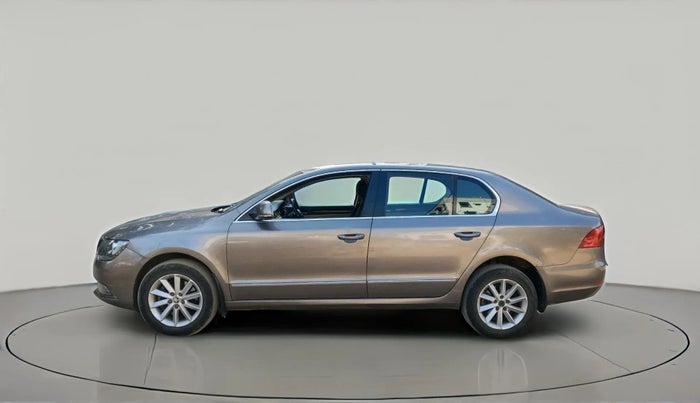 2014 Skoda Superb ELEGANCE 2.0 TDI CR AT, Diesel, Automatic, 1,22,522 km, exterior