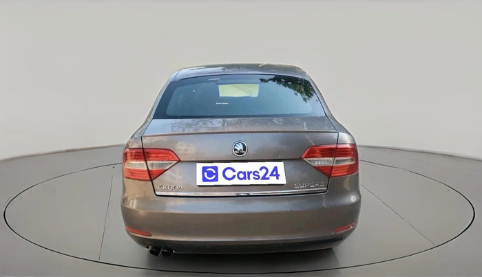 2014 Skoda Superb ELEGANCE 2.0 TDI CR AT, Diesel, Automatic, 1,22,522 km, exterior