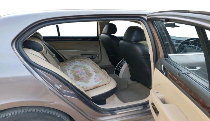 2014 Skoda Superb ELEGANCE 2.0 TDI CR AT, Diesel, Automatic, 1,22,522 km, interior