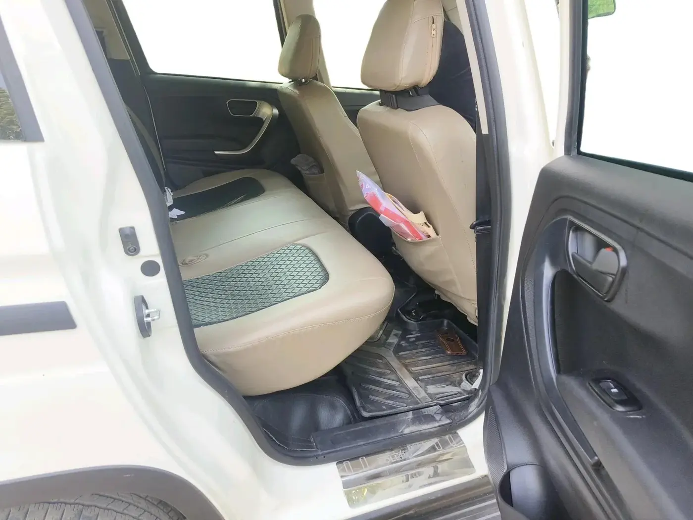 2026 Mahindra BOLERO NEO N8, Diesel, Manual, 11,472 km, interior