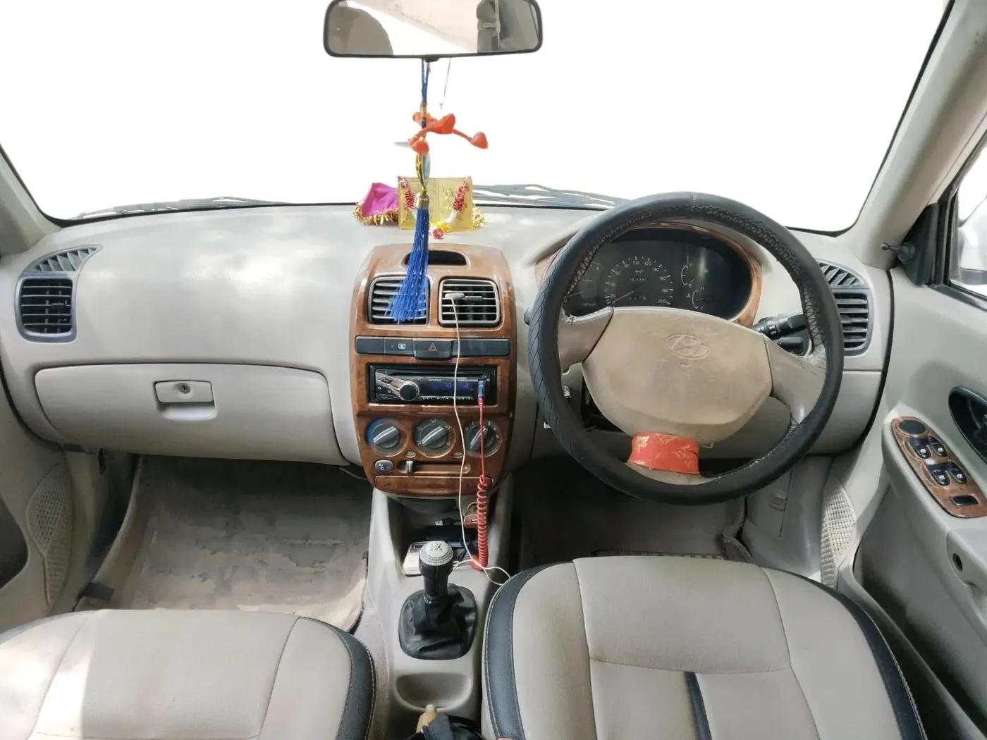 2013 Hyundai Accent GLE, CNG, Manual, 54,999 km, interior