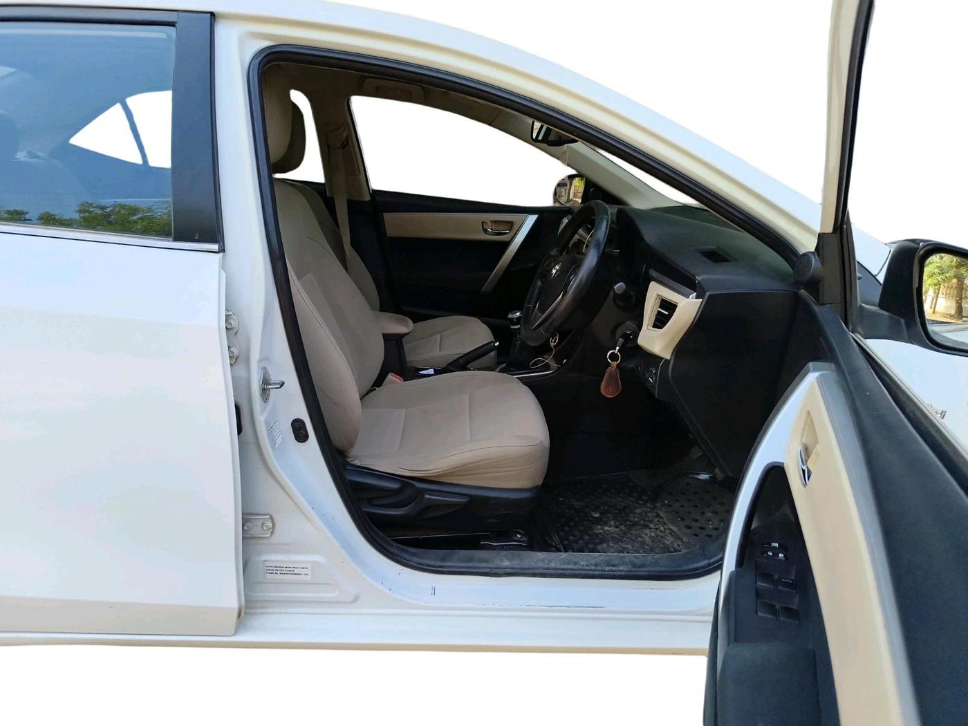2014 Toyota Corolla petrol, Petrol, Automatic, 1,12,069 km, interior