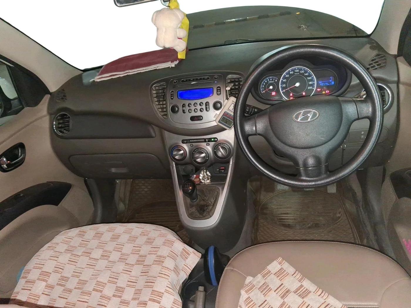 2013 Hyundai i10 SPORTZ 1.2, Petrol, Manual, 49,779 km, interior