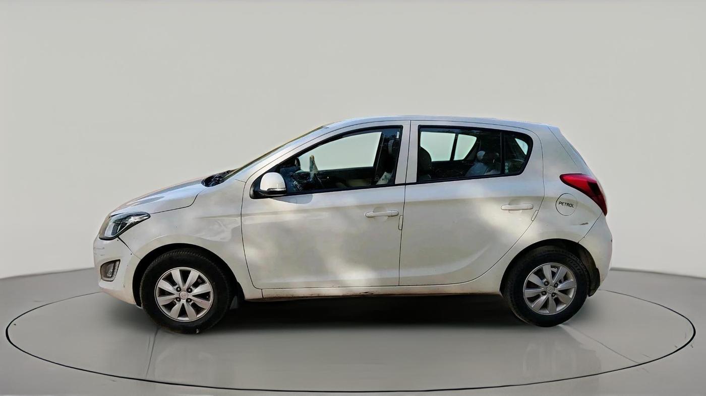 2013 Hyundai i20 SPORTZ 1.2, Petrol, Manual, 52,932 km, exterior