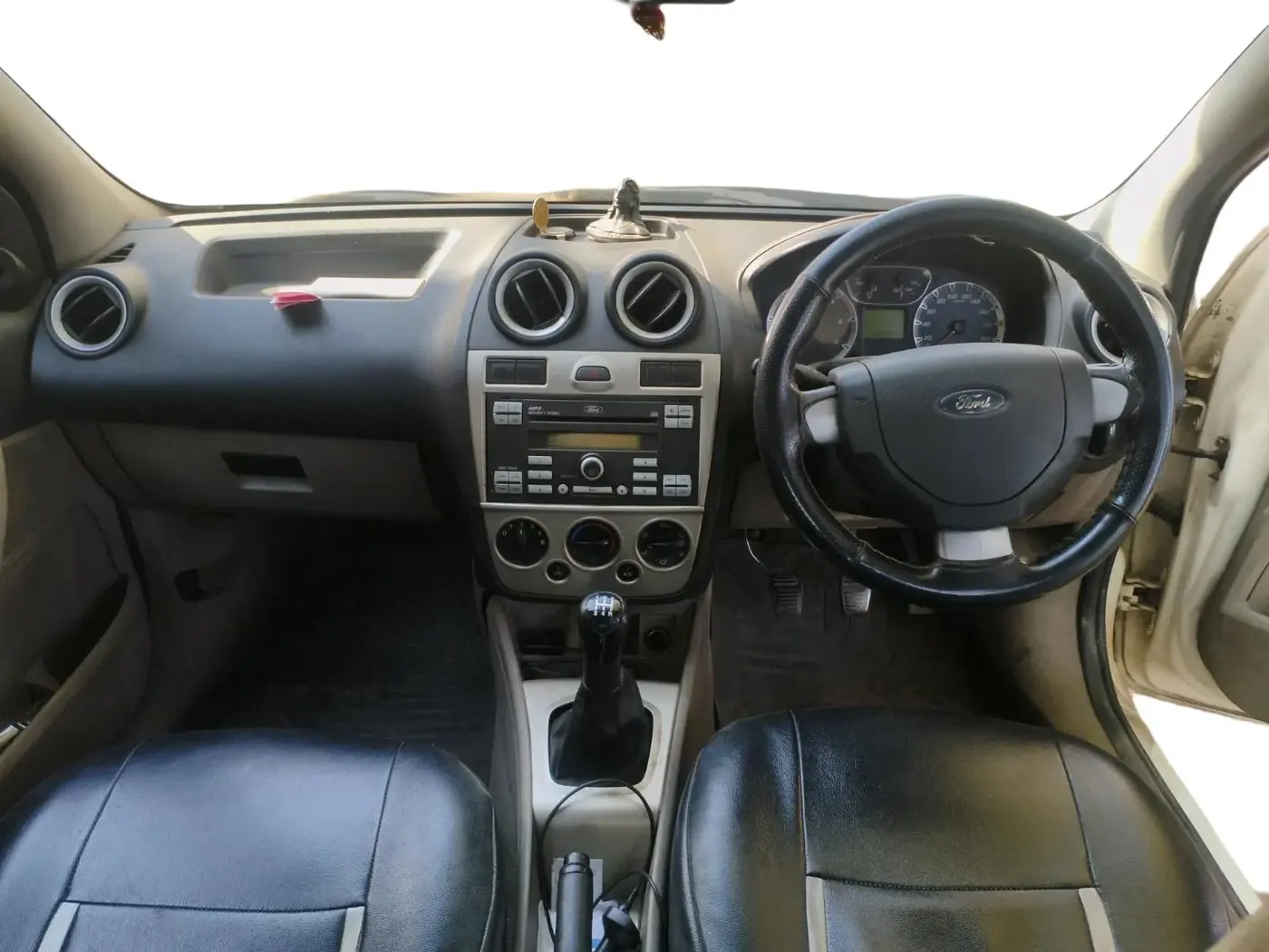 2011 Ford Fiesta EXI 1.4 DIESEL, Diesel, Manual, 1,66,032 km, interior