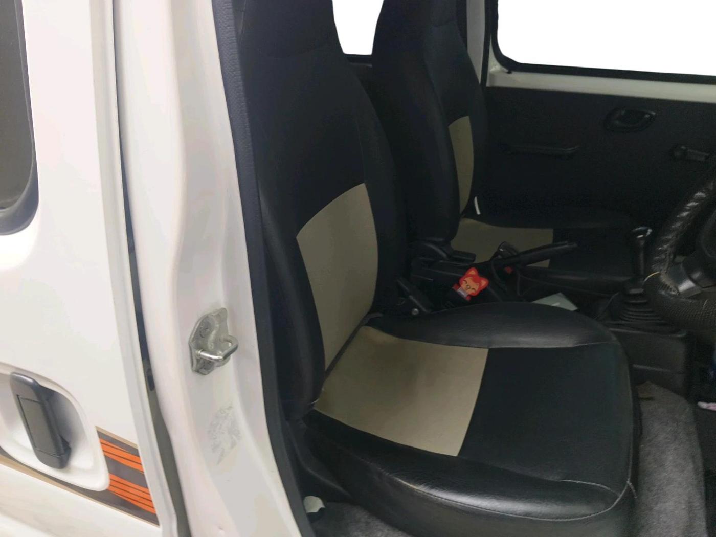 2022 Maruti Eeco 5 STR AC (O), CNG, Manual, 50,100 km, interior