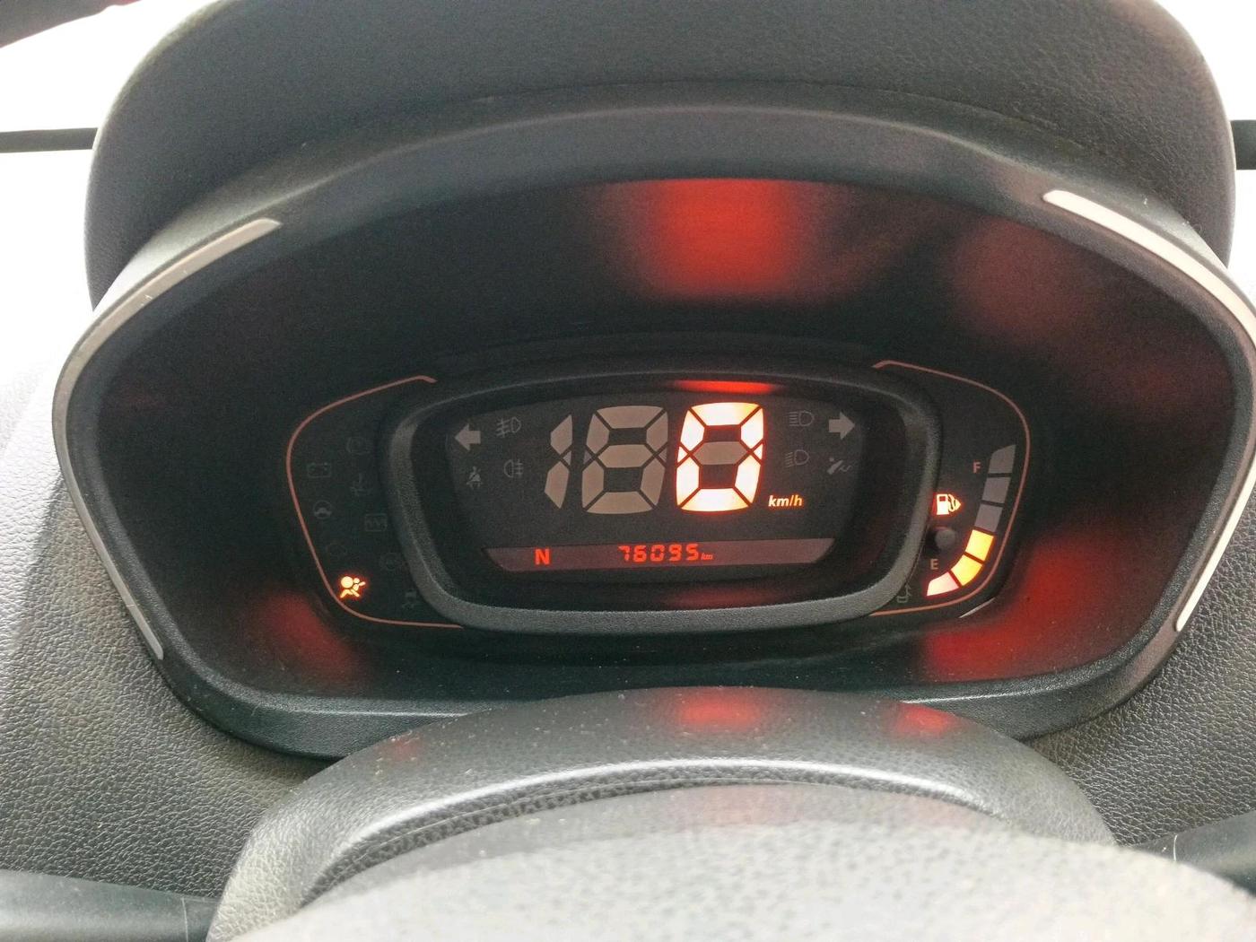 2018 Renault Kwid RXT 1.0 AMT, Petrol, Automatic, 76,095 km, interior