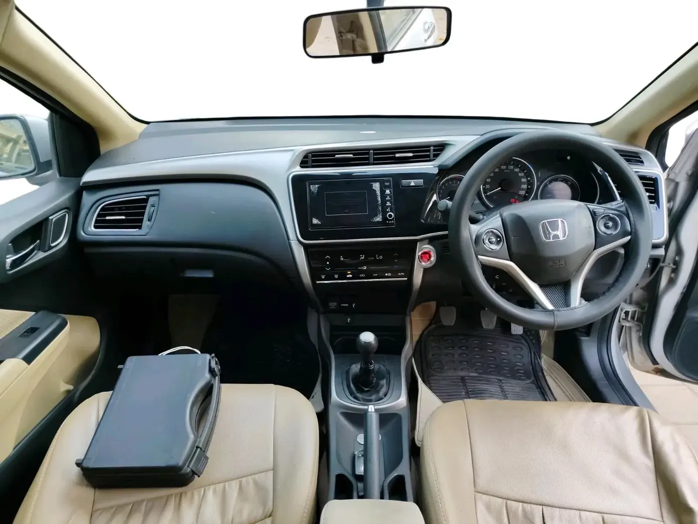 2017 Honda City 1.5L I-VTEC V MT, Petrol, Manual, 69,189 km, interior