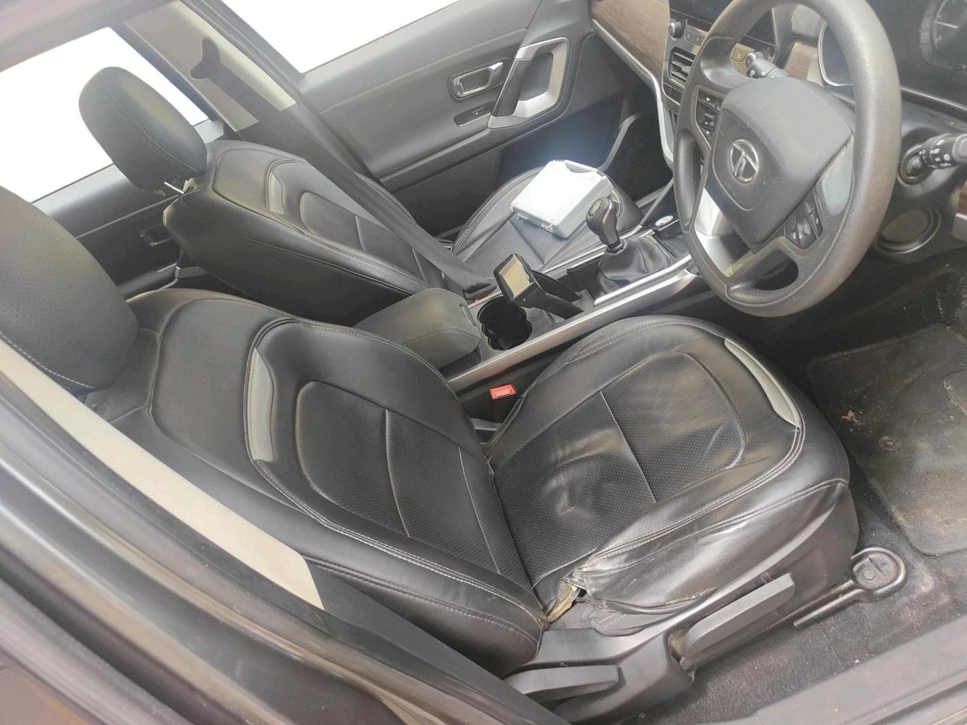 2021 Tata Harrier XT 2.0L KRYOTEC, Diesel, Manual, 82,032 km, interior