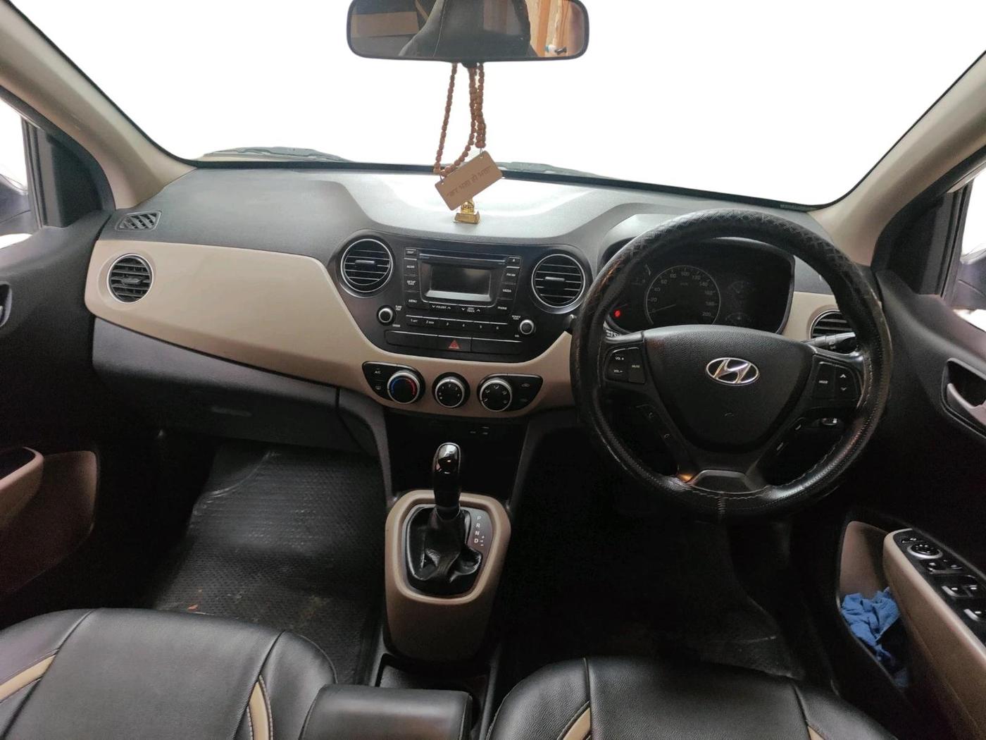 2015 Hyundai Grand i10 ASTA AT 1.2 KAPPA VTVT, CNG, Automatic, 1,15,511 km, interior