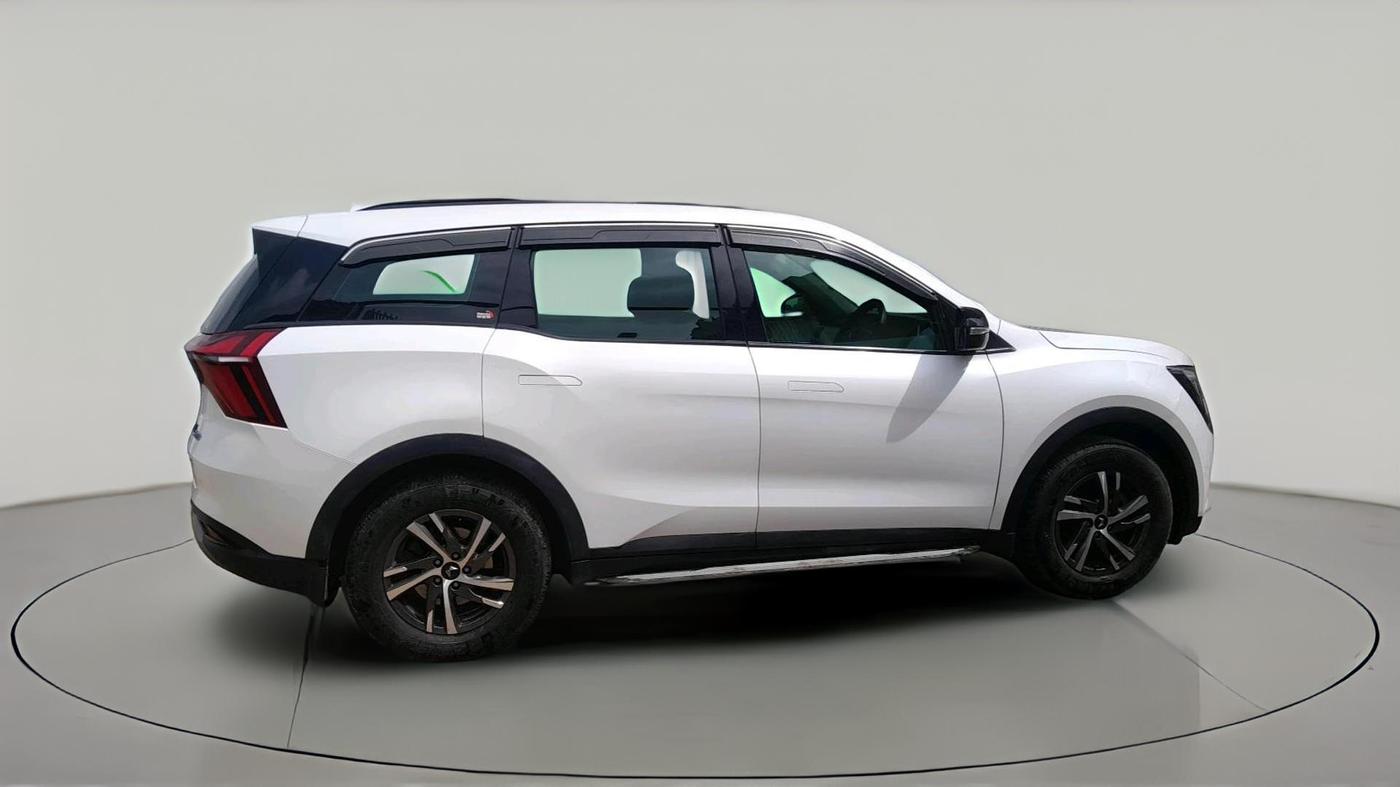 2024 Mahindra XUV700 AX 5 D MT 7 STR, Diesel, Manual, 34,637 km, exterior