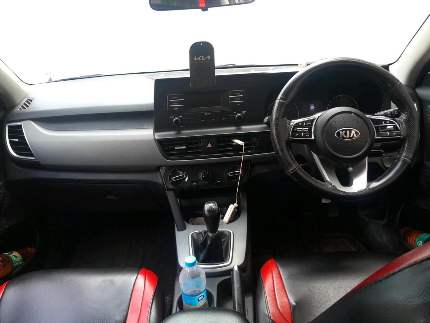 2021 KIA SELTOS HTE 1.5 PETROL, Petrol, Manual, 1,02,356 km, interior