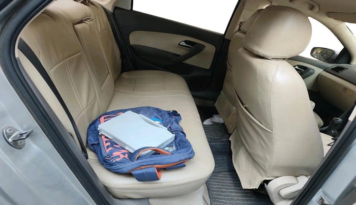 2011 Volkswagen Vento HIGHLINE 1.6 MPI, Petrol, Manual, 1,29,682 km, interior