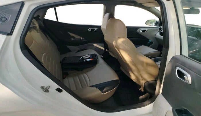 2022 Hyundai GRAND I10 NIOS SPORTZ 1.2 KAPPA VTVT CNG, CNG, Manual, 79,735 km, interior